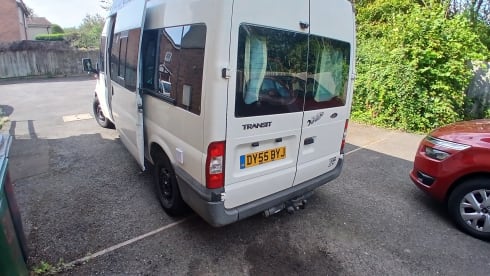 Nostromo – 4 berth Ford bus from 2005