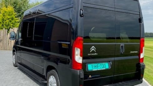 Noir Nomad – 2p Citroën bus from 2018