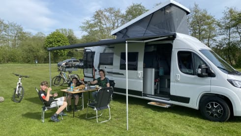 VANTastic – Weinsberg CaraTour 600MQ 2022 | 4 people