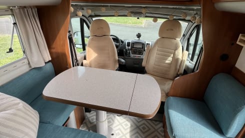 Camping-car complet pour 3 personnes hors réseau