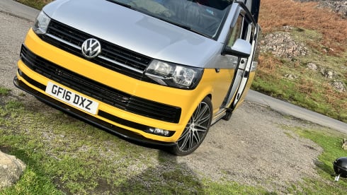 Bumble – 2 berth + 2 kids Volkswagen T6 campervan from 2016