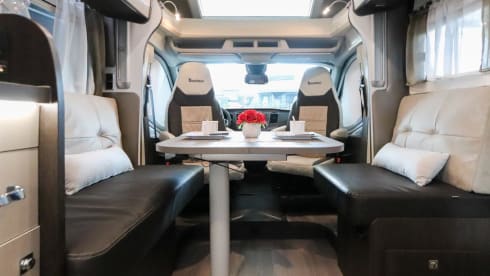 Cocoon 468 – New "2021" 4-person Cocoon 468: the comfort of home, even on the road