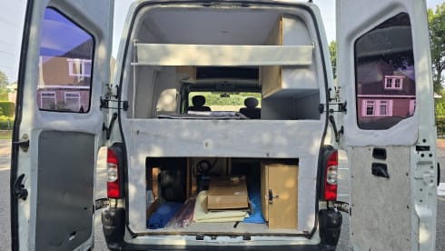 2p Renault camper bus uit 2004 