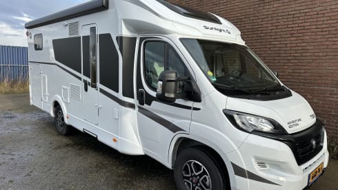 17/18 – Luxurious, comfortable camper with 2-person fixed bed and 2-person lifting bed!