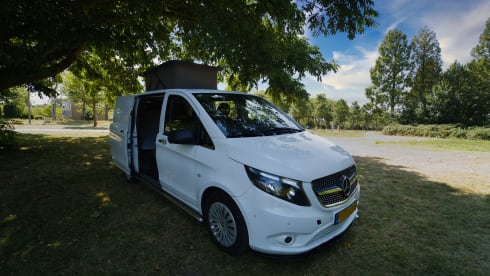 Unhiked – Camper Mercedes-Vito con cambio automatico