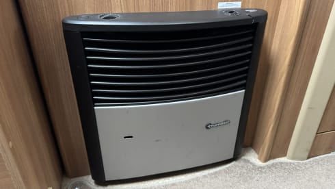 Marilyn  – 4 berth/6 Belts Swift Escape 2011