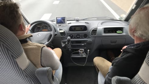 Freedom traveler – 4p Bürstner semi-integrated uit 2006