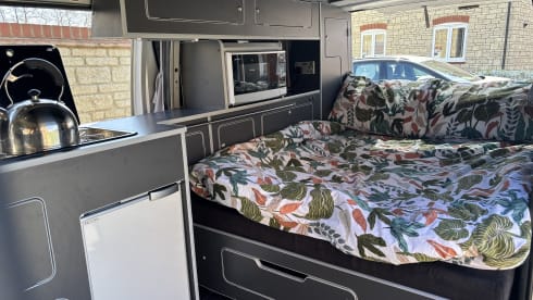 Yoshi – 4 berth Toyota campervan from 2010