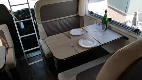 Eura Mobil Forster 6 sleeping 6 seats