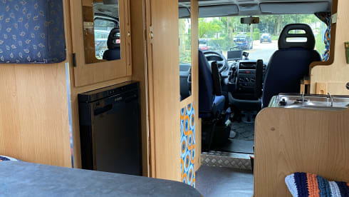 Dushi – 2p Peugeot bus from 2002