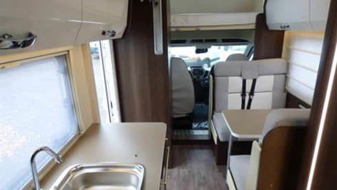 Jura – Jura - 5 Berth Luxury Motorhome