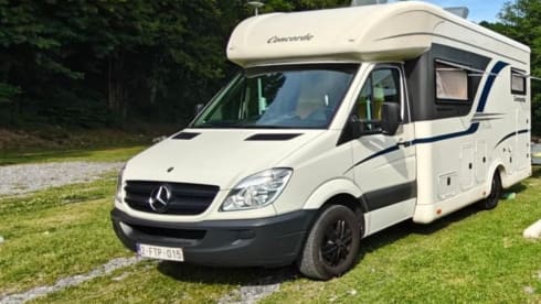 Camp’o’mobile – 4p Mercedes Sprinter Concorde semi-integrated uit 2008
