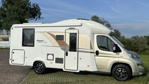Bürstner Ixeo Time – 4p Bürstner semi-integrated from 2015