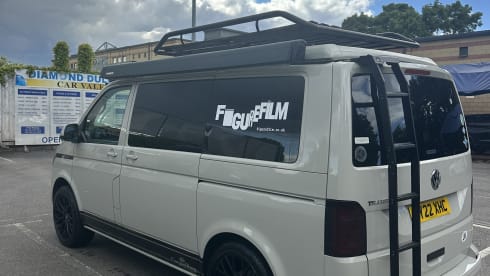 FIGURE 01 – 4 berth Volkswagen campervan from 2022