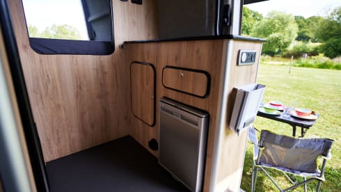 Silver Comet – 4 Berth Mercedes Sprinter Luxury Camper