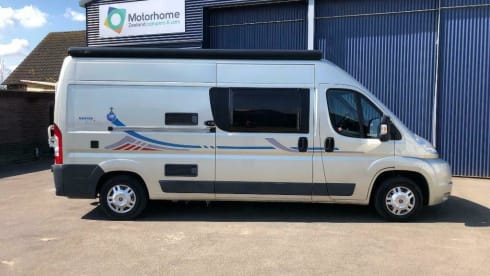 Lets go, life is too short – 2p Adria Mobil 600 Bus camper from 2008