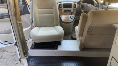 Erica – 2/4 berth Toyota campervan from 2006