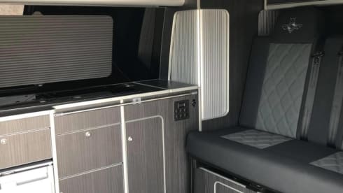 Little Grey – VW T6.1 DSG 150hp 2020 luxury conversion 
