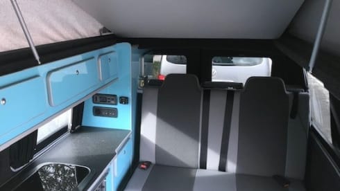 Eric – 4 berth Volkswagen Campervan - Eric