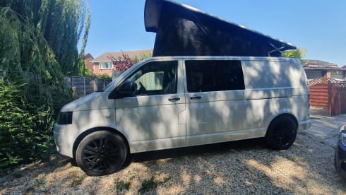 Guinevere – T5.1 Brand new  conversion - 4 berth Volkswagen bus from 2011
