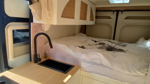 Dolf – luxury Fiat bus camper, fits in all parking spaces 