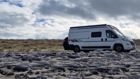 Kinderdijk – euro 6 off grid 6 m bus camper with many extras