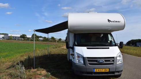 Ford Benimar  – Comfortabele familiecamper met 6 slaapplaatsen compleet ingericht
