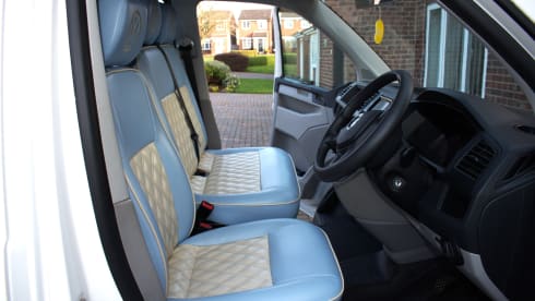 Ozzie – Camper Blue North – VW Transporter
