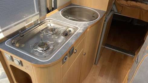 Adria twin – Tough modern bus camper