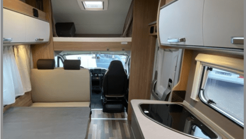 Bess – Flexible and comfortable for couples, families and friends (6-10 people)