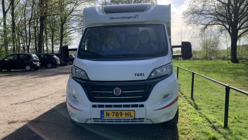 4 person Sunlight T69L from 2018