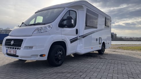 4p Dethleffs semi-integrated from 2015