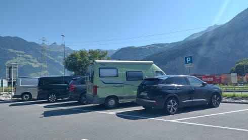 De Groene Draeck – Comfortable and powerful bus for 2 persons