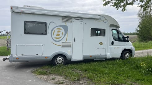 Leuke camper – 4p Bavaria semi-integrated uit 2011