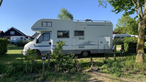 Ons maatje – 6p Adria Mobil alcove from 2004