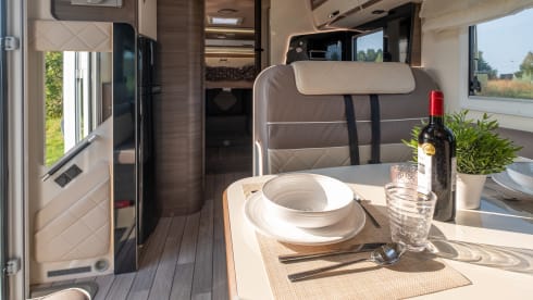 Spacious 5pers. family camper from 2024