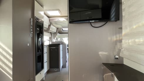 4. LeySi – Luxury mobile home Bürstner Lyseo TD744 Harmony