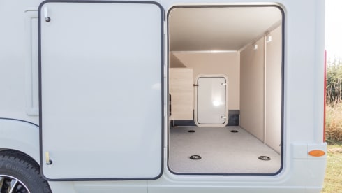 Winston  – 6 berth, 4 belt (2022)