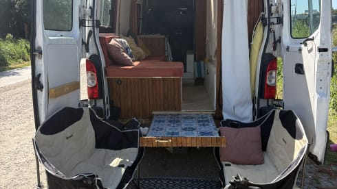 Leentje – 2p Renault bus uit 2005