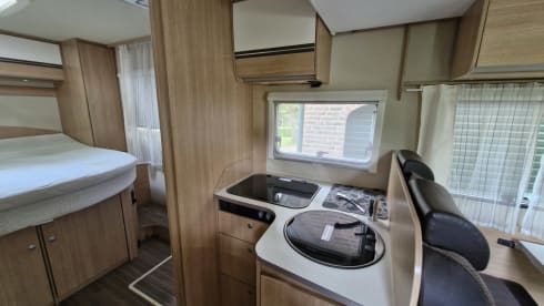 Sunny – Very complete Sunlight camper