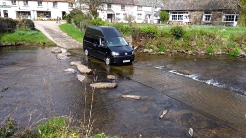 Rolo – T5 VW (2010), Black High Top (LWB)
