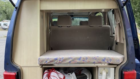 Kalle – VW T4 California Beach with pop-up roof