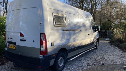 Ed – Stylish self-built camper L3H2