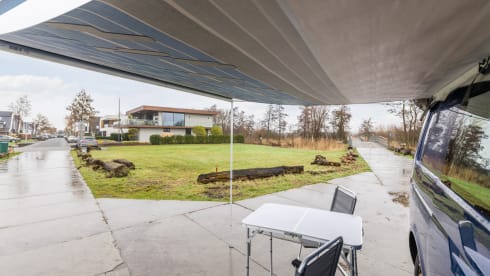 2p Volkswagen campervan uit 2003