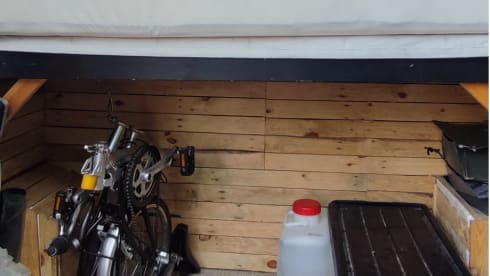 Zelfbouw Surfbus met charme en privacy