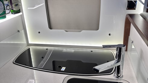 Volledig off-grid reizen met onze comfortabel uitgeruste 2p camper