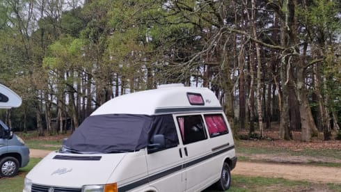 Jerry – 4berth VW T4 Hightop - a great option for couples or familes 