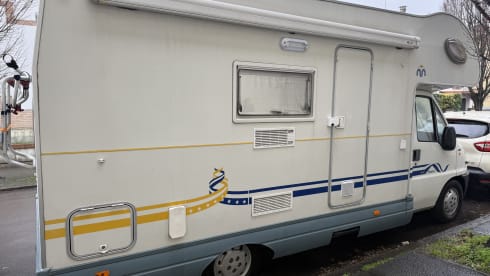 India  – Camper mansardato Miller Illinois con aria condizionata