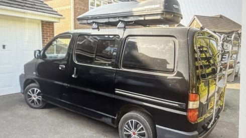 Matthews campervan  – 4 berth Toyota campervan 