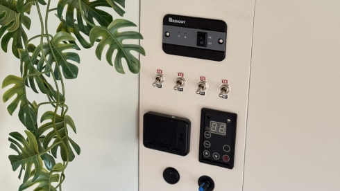 Omgebouwde (2025) offgrid bus